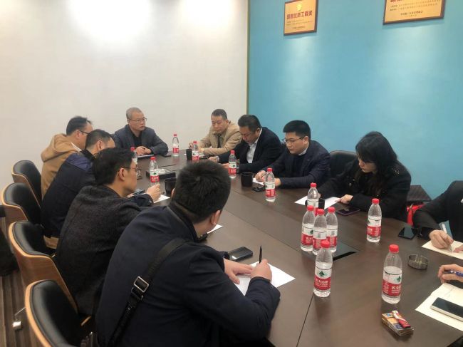 調(diào)研會(huì)議現(xiàn)場(chǎng)。白科 攝（修圖）.jpg